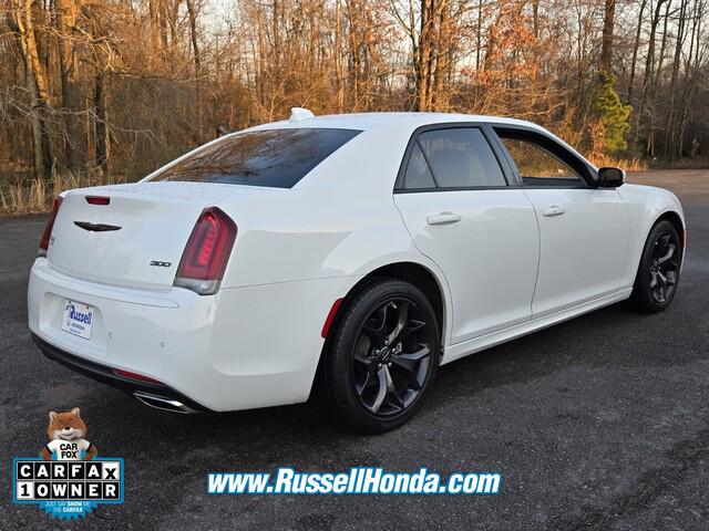 2023 Chrysler 300 Touring L