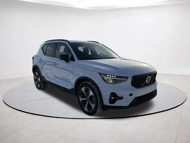 2025 Volvo XC40 B5 Plus Dark Theme for sale in Rutland, VT