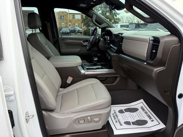 2023 Chevrolet Silverado 1500 4WD Crew Cab Short Bed LTZ