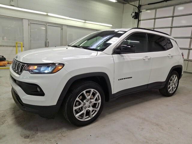 2024 Jeep Compass Latitude Lux FWD 2024 Jeep Compass Latitude Lux FWD