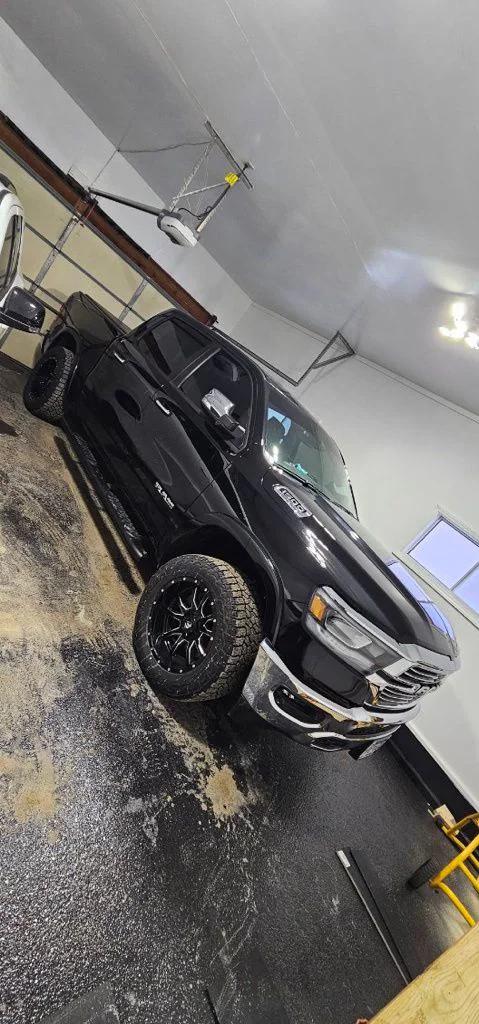 2022 RAM 1500 Laramie Crew Cab 4x4 57 Box