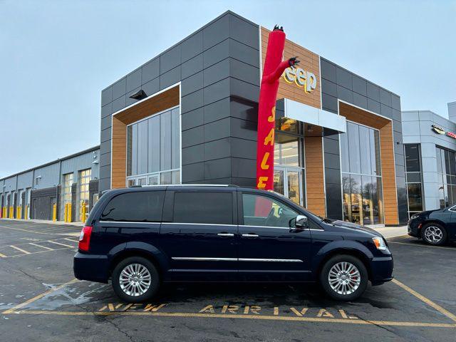 2016 Chrysler Town and Country Limited