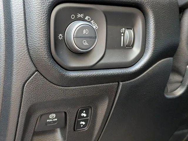 2021 Ram 1500 Big Horn Crew Cab 4x4 5'7" Box