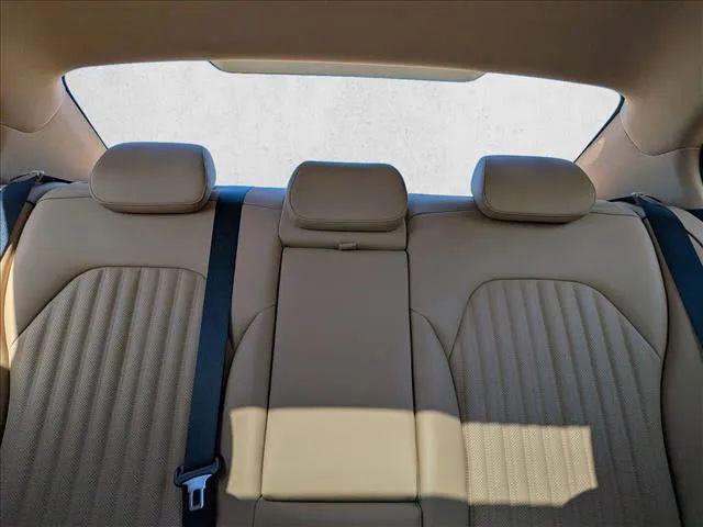2022 Genesis G70 2.0T RWD