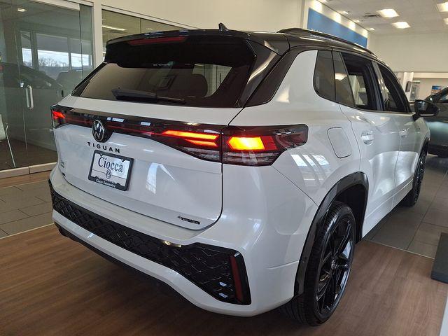 2026 Volkswagen Tiguan SE R-Line Black