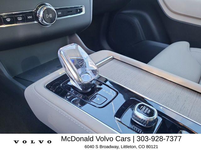 2026 Volvo XC90 Ultra, B6 AWD Gas (mild hybrid), Gasoline, Bright, 6 Seats