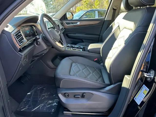 2026 Volkswagen Atlas SE with Technology