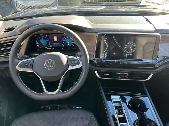 2026 Volkswagen Atlas SE with Technology