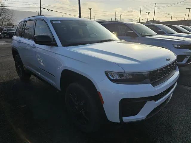 2026 Jeep Grand Cherokee Altitude 4x4