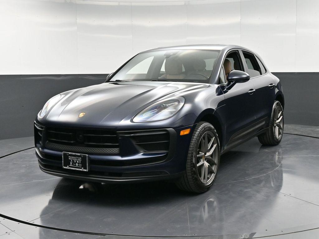 /2023 Porsche Macan