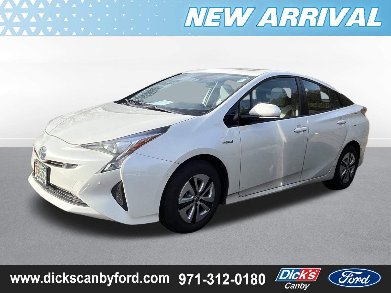 2018 Toyota Prius Three's photo