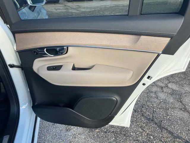 2026 Volvo XC90 Plus, B6 AWD Gas (mild hybrid), Gasoline, Bright, 7 Seats
