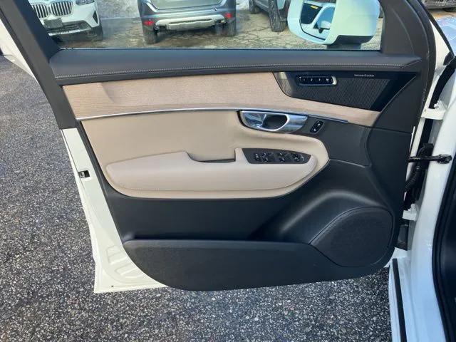 2026 Volvo XC90 Plus, B6 AWD Gas (mild hybrid), Gasoline, Bright, 7 Seats