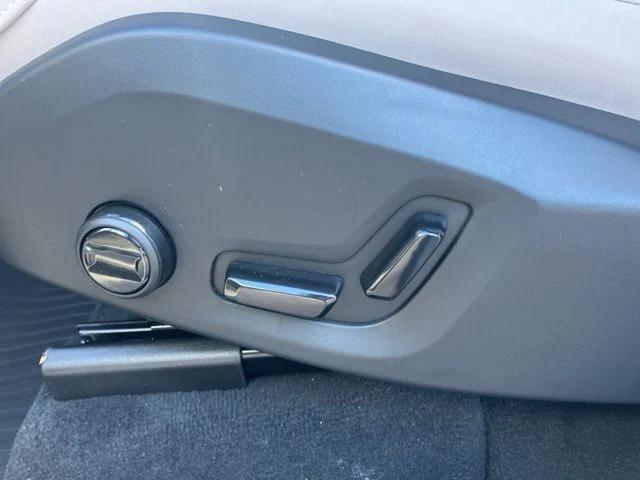2026 Volvo XC90 Plus, B6 AWD Gas (mild hybrid), Gasoline, Bright, 7 Seats