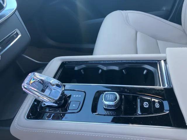 2026 Volvo XC90 Plus, B6 AWD Gas (mild hybrid), Gasoline, Bright, 7 Seats
