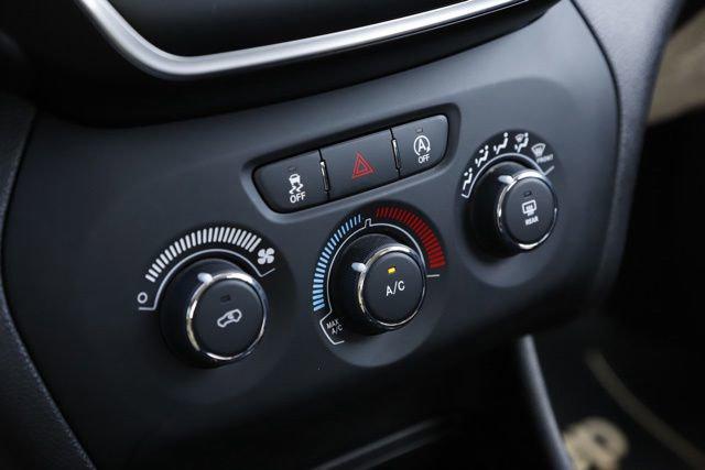 2019 Jeep Cherokee Sport