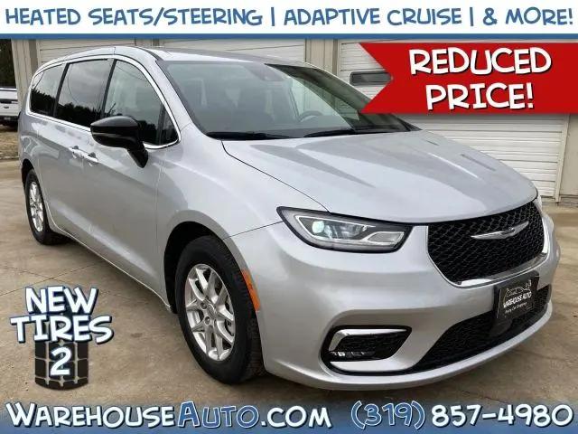 2024 Chrysler Pacifica Touring L for sale in Swisher, IA