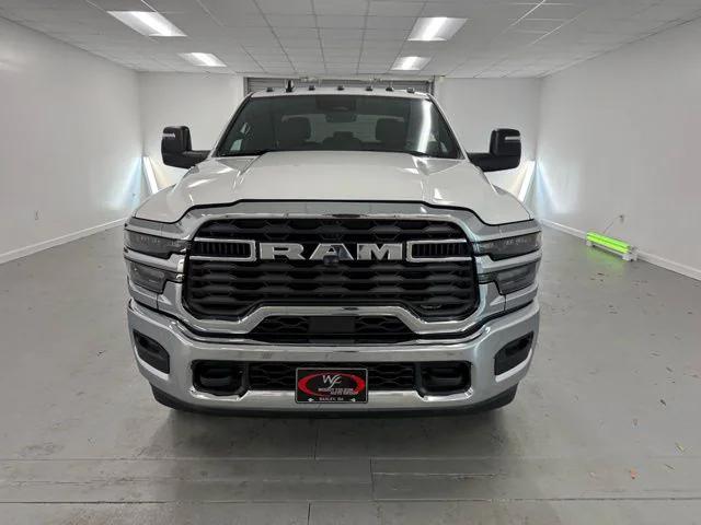 2026 RAM Ram 3500 Chassis Cab RAM 3500 TRADESMAN CREW CAB CHASSIS 4X4 60 CA