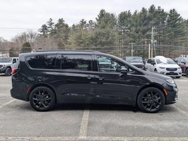 2022 Chrysler Pacifica Touring L AWD