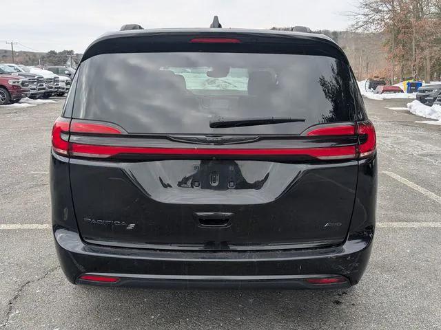 2022 Chrysler Pacifica Touring L AWD