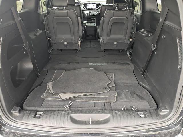 2022 Chrysler Pacifica Touring L AWD