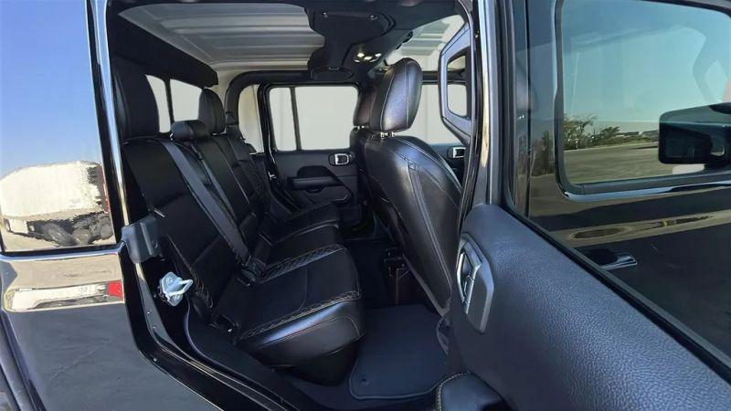 2023 Jeep Gladiator Sport