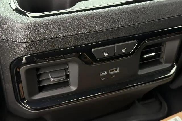 2026 GMC Sierra 2500HD Crew Cab, Standard Bed, AT4, 4WD