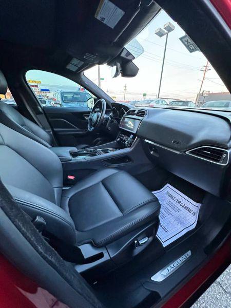 2019 Jaguar F-PACE 25t Premium