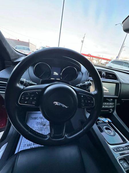 2019 Jaguar F-PACE 25t Premium