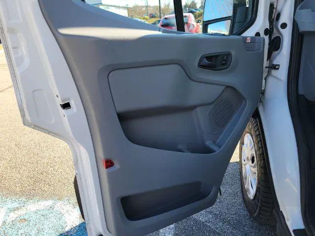 2019 Ford Transit w/60/40 Side Door w/RWB
