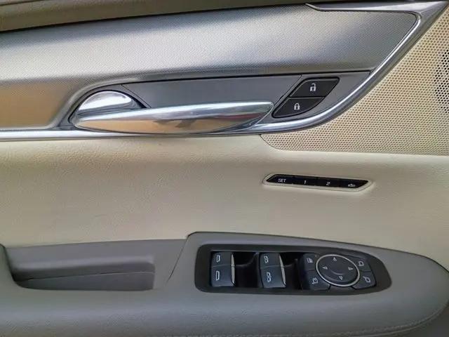 2017 Cadillac XT5 Premium Luxury