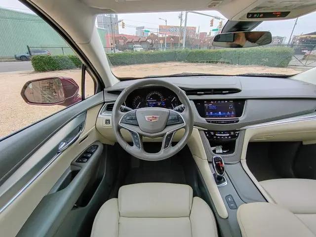 2017 Cadillac XT5 Premium Luxury