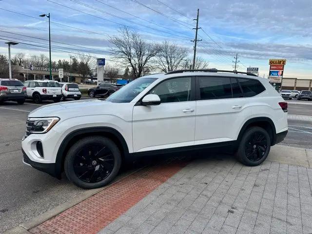 2026 Volkswagen Atlas SE with Technology