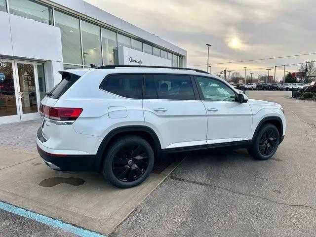 2026 Volkswagen Atlas SE with Technology