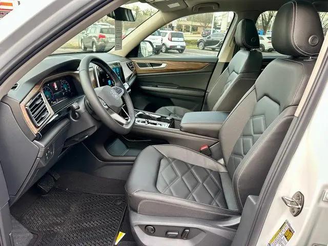 2026 Volkswagen Atlas SE with Technology