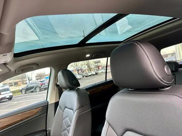 2026 Volkswagen Atlas SE with Technology