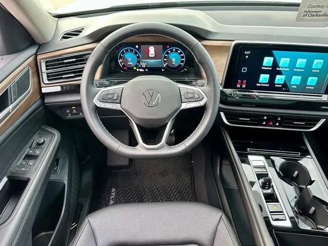 2026 Volkswagen Atlas SE with Technology