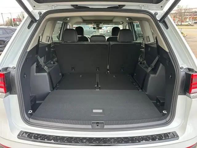 2026 Volkswagen Atlas SE with Technology