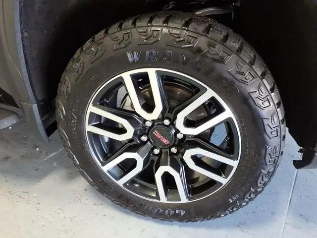2024 GMC Sierra 1500 4WD Crew Cab Short Box AT4
