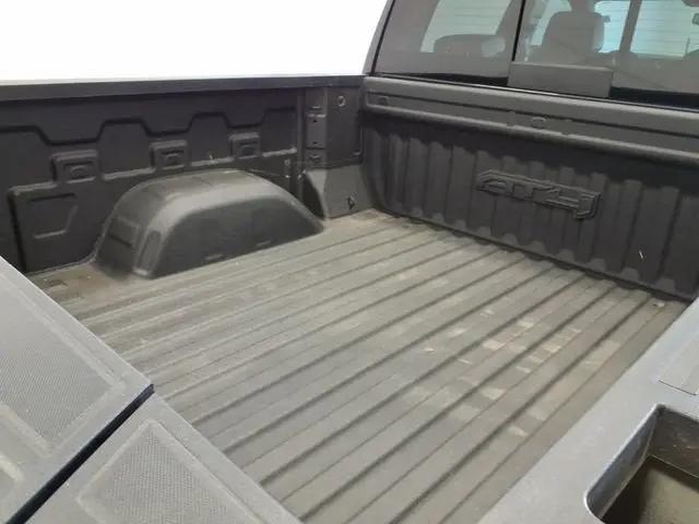 2024 GMC Sierra 1500 4WD Crew Cab Short Box AT4