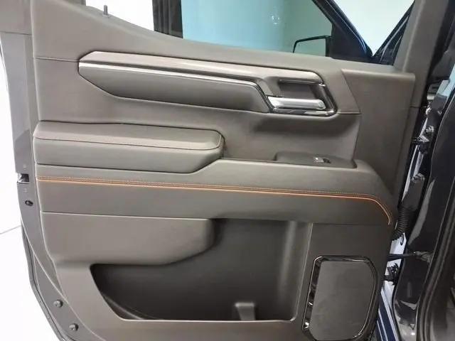 2024 GMC Sierra 1500 4WD Crew Cab Short Box AT4
