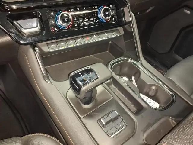 2024 GMC Sierra 1500 4WD Crew Cab Short Box AT4