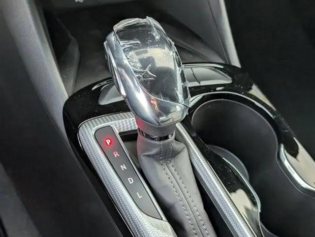 2026 Buick NV Avenir FWD