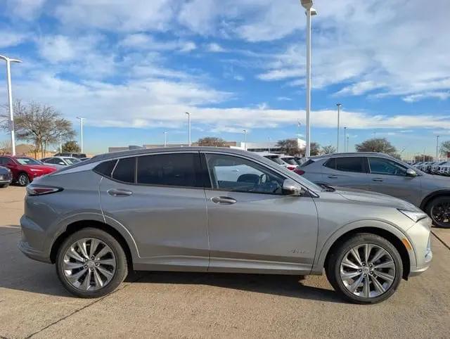 2026 Buick NV Avenir FWD