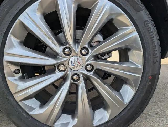 2026 Buick NV Avenir FWD