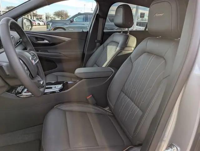2026 Buick NV Avenir FWD