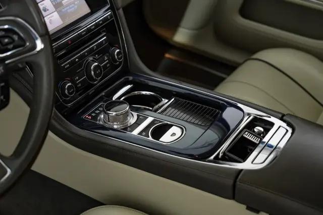 2012 Jaguar XJ XJL Portfolio