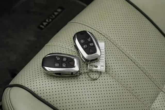 2012 Jaguar XJ XJL Portfolio
