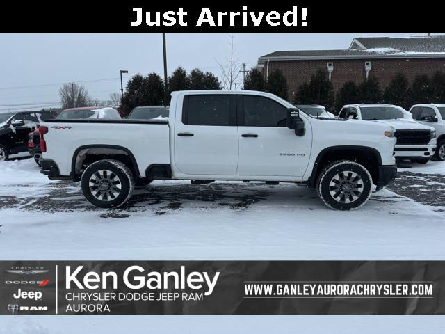 2024 Chevrolet Silverado 2500HD 4WD Crew Cab Standard Bed Custom