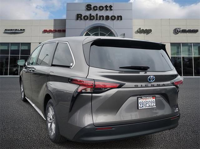 2022 Toyota Sienna XLE 2022 Toyota Sienna XLE